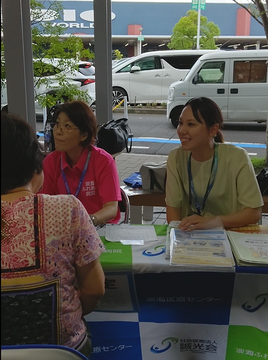 血圧測定・健康相談の様子